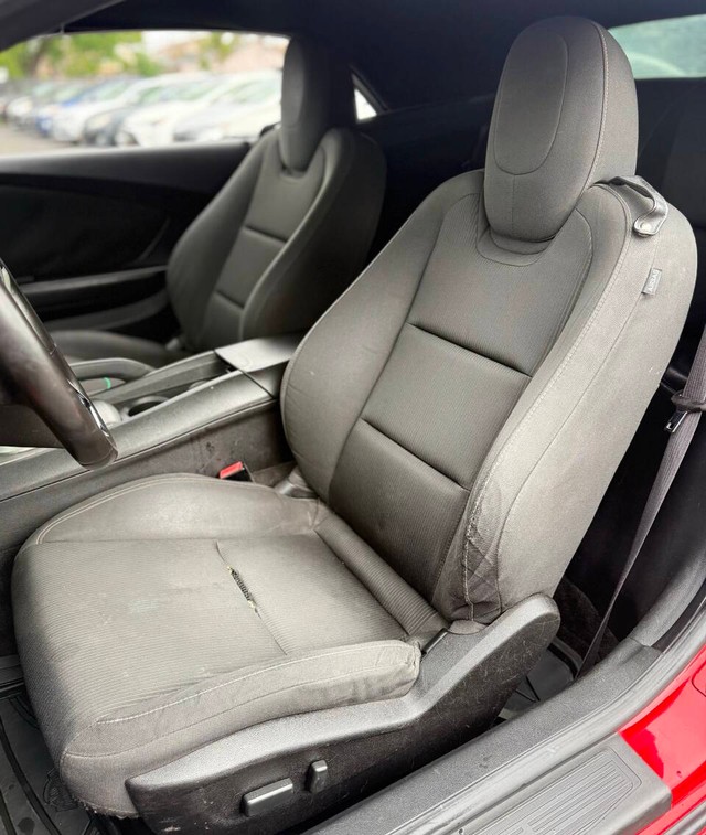 Chevrolet Camaro Vehicle Full-screen Gallery Image 17