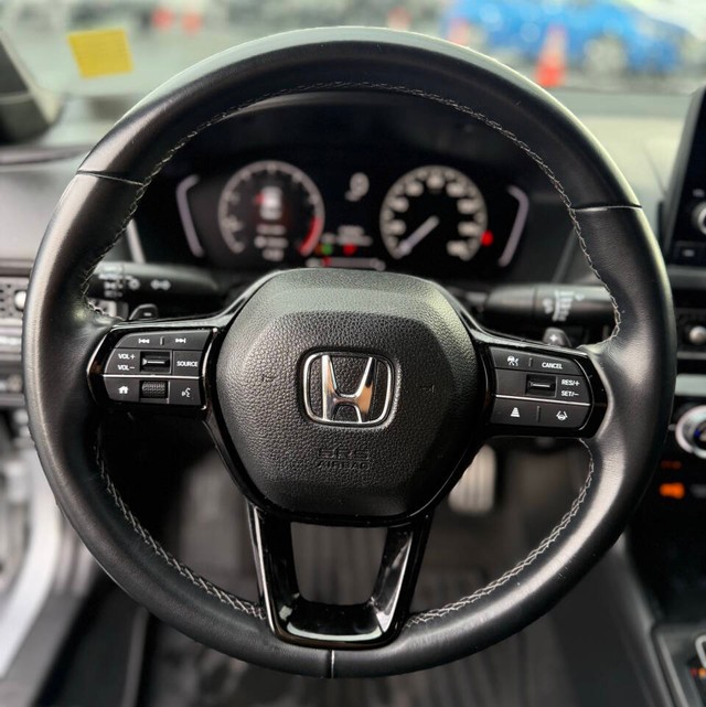 Honda Civic Sedan Vehicle Full-screen Gallery Image 11