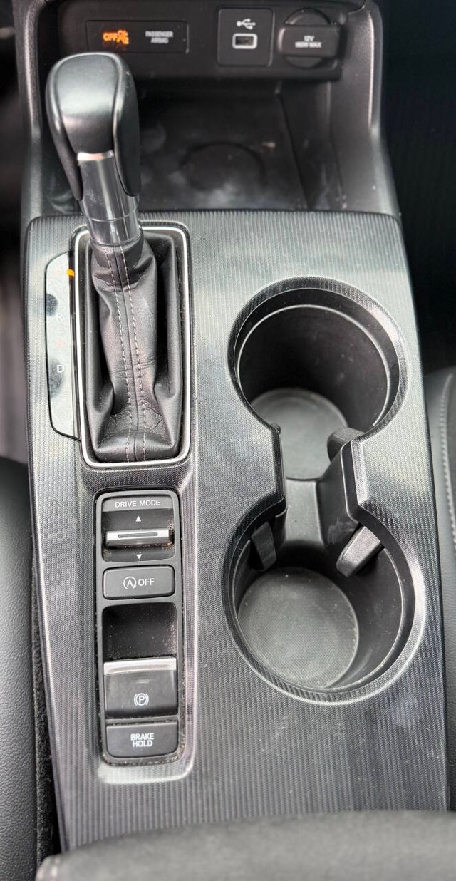 Honda Civic Sedan Vehicle Full-screen Gallery Image 13