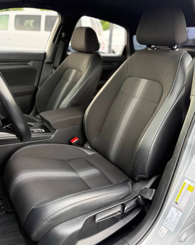 Honda Civic Sedan Vehicle Full-screen Gallery Image 15