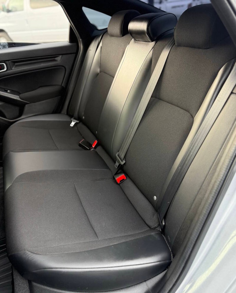 Honda Civic Sedan Vehicle Full-screen Gallery Image 17