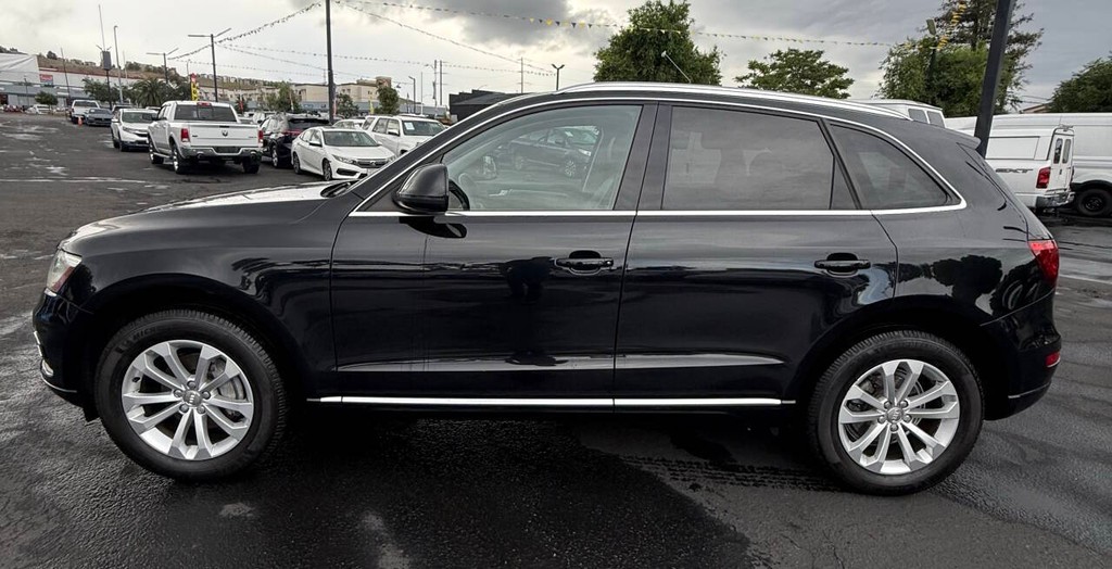 Audi Q5 Vehicle Full-screen Gallery Image 04