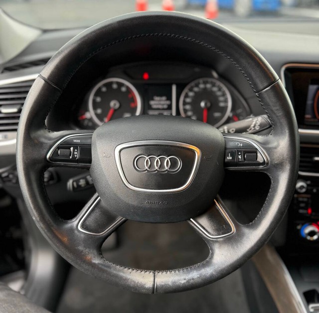 Audi Q5 Vehicle Full-screen Gallery Image 11