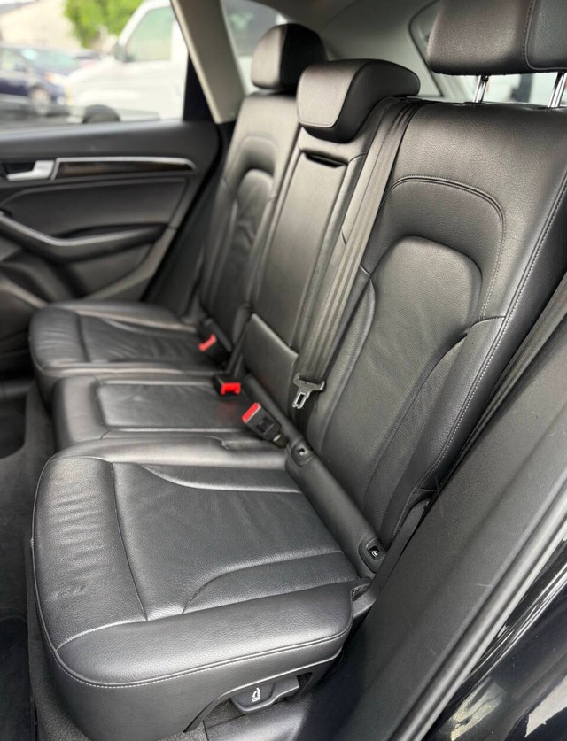 Audi Q5 Vehicle Full-screen Gallery Image 17