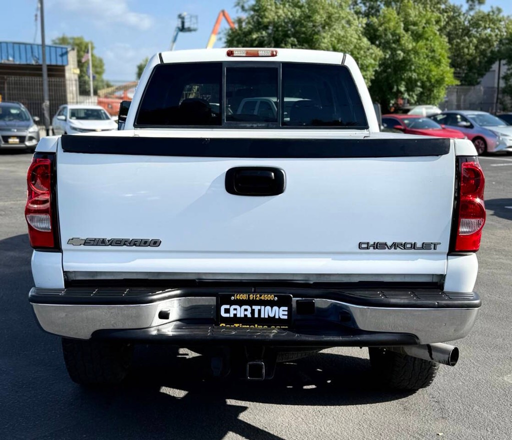 Chevrolet Silverado 2500HD Vehicle Full-screen Gallery Image 07