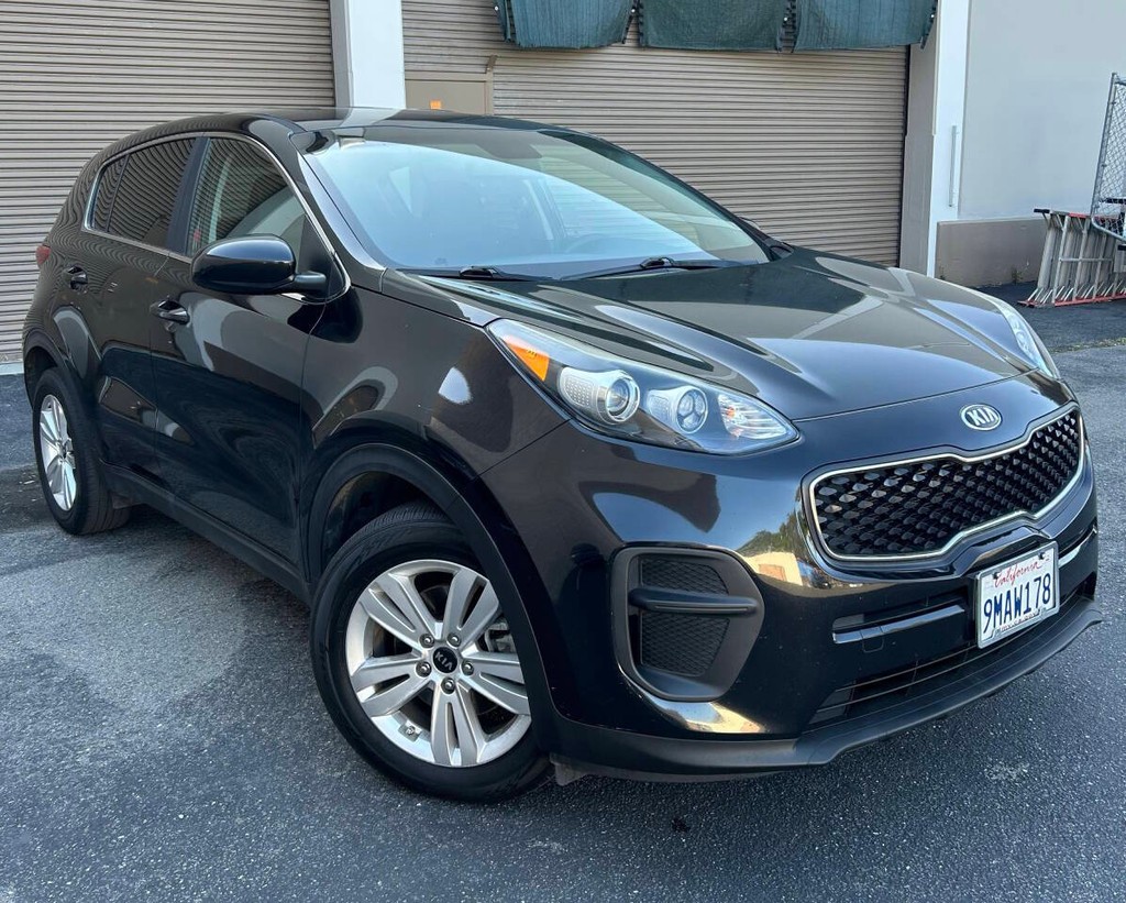 Kia Sportage Vehicle Full-screen Gallery Image 03
