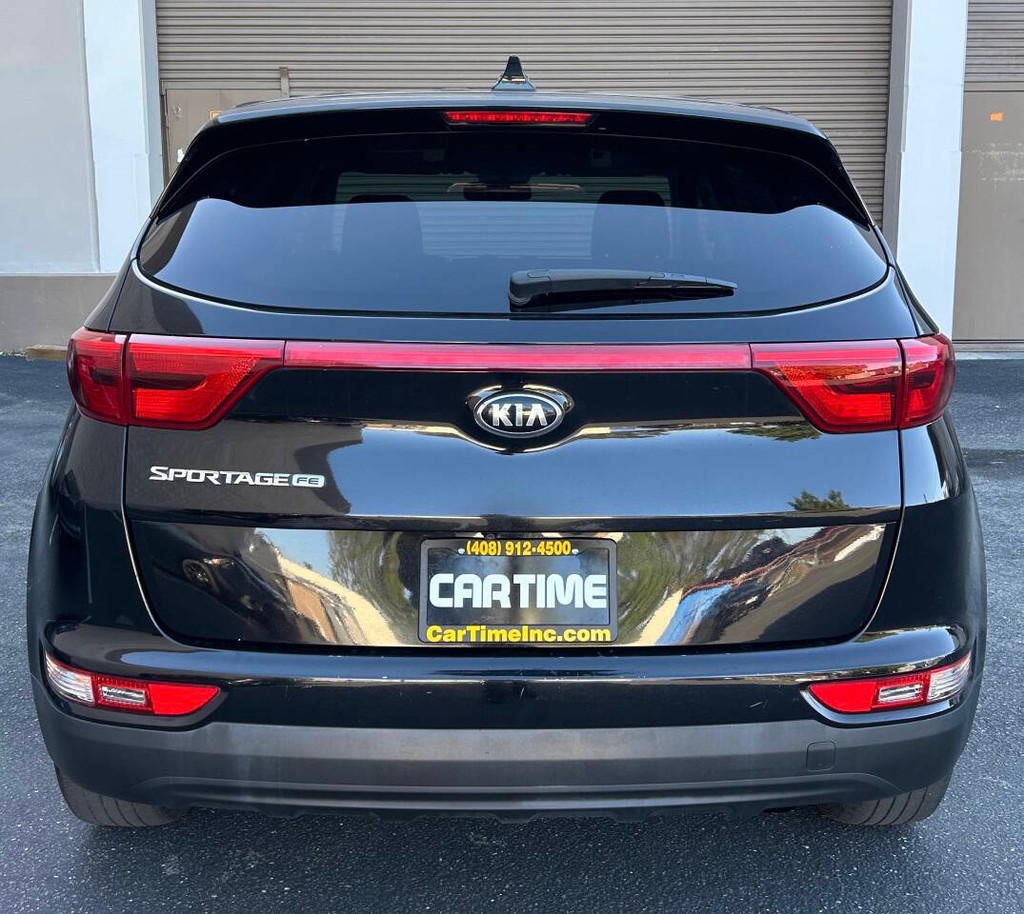 Kia Sportage Vehicle Full-screen Gallery Image 07