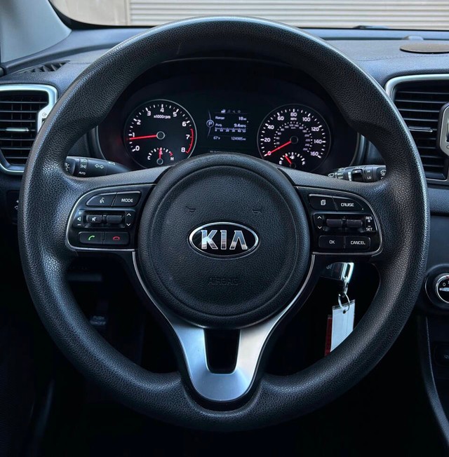 Kia Sportage Vehicle Full-screen Gallery Image 10