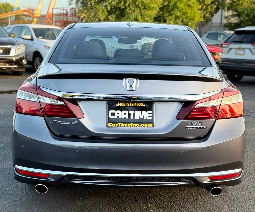 Honda Accord Sedan Vehicle Full-screen Gallery Image 07
