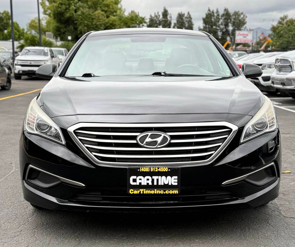 Hyundai Sonata Vehicle Full-screen Gallery Image 02