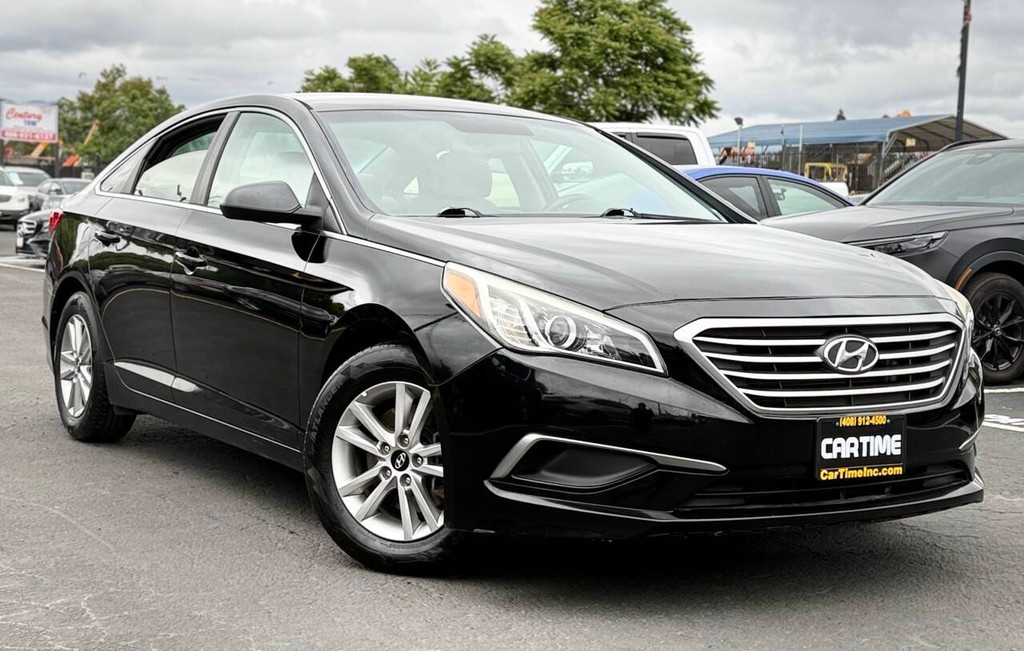 Hyundai Sonata Vehicle Full-screen Gallery Image 03