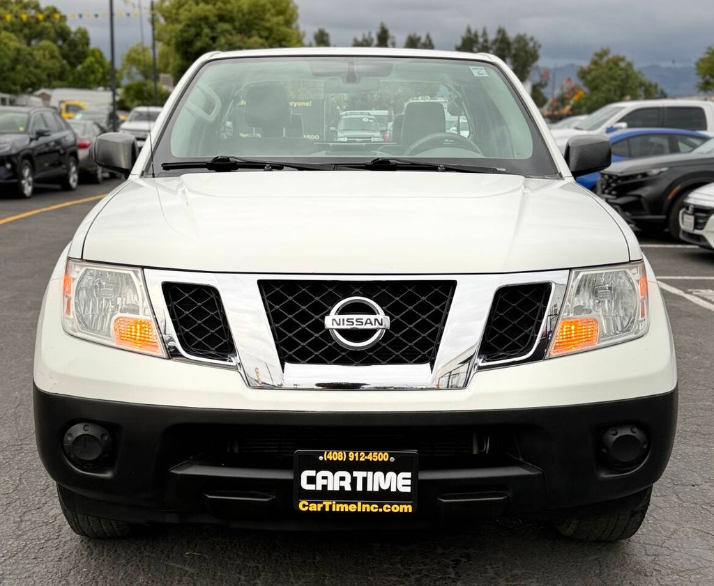 Nissan Frontier Vehicle Full-screen Gallery Image 02
