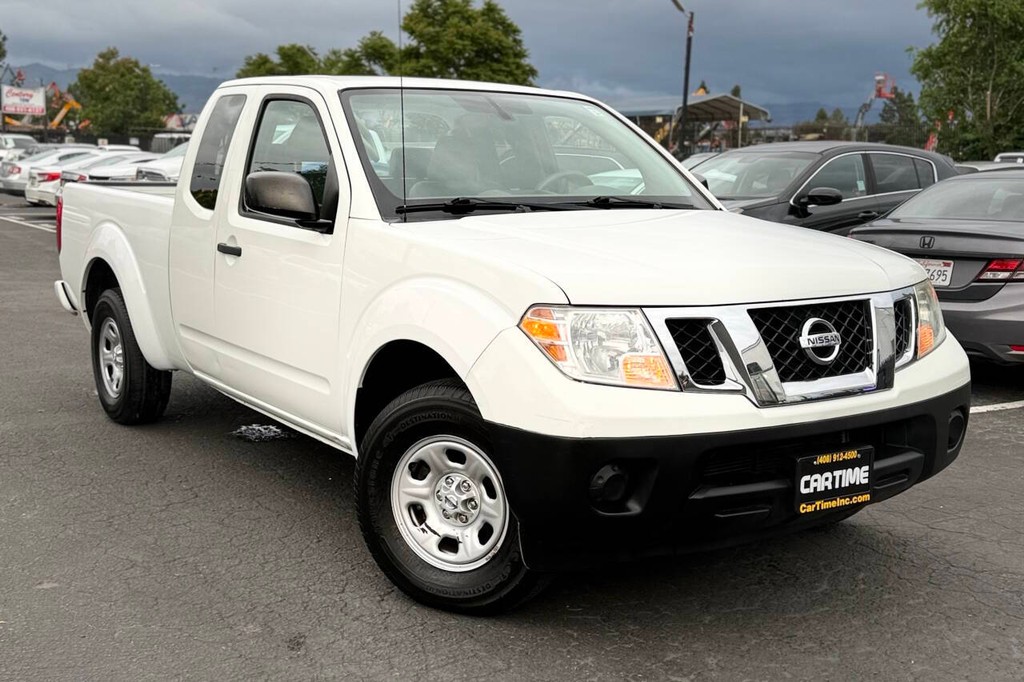 Nissan Frontier Vehicle Full-screen Gallery Image 03