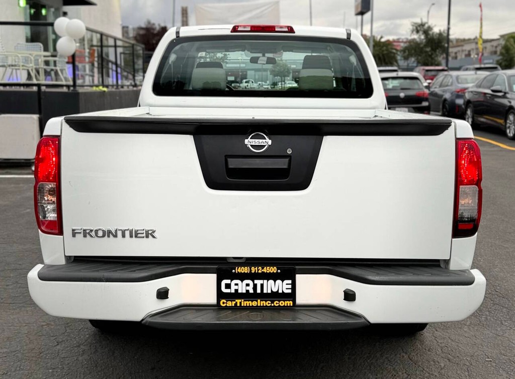 Nissan Frontier Vehicle Full-screen Gallery Image 07