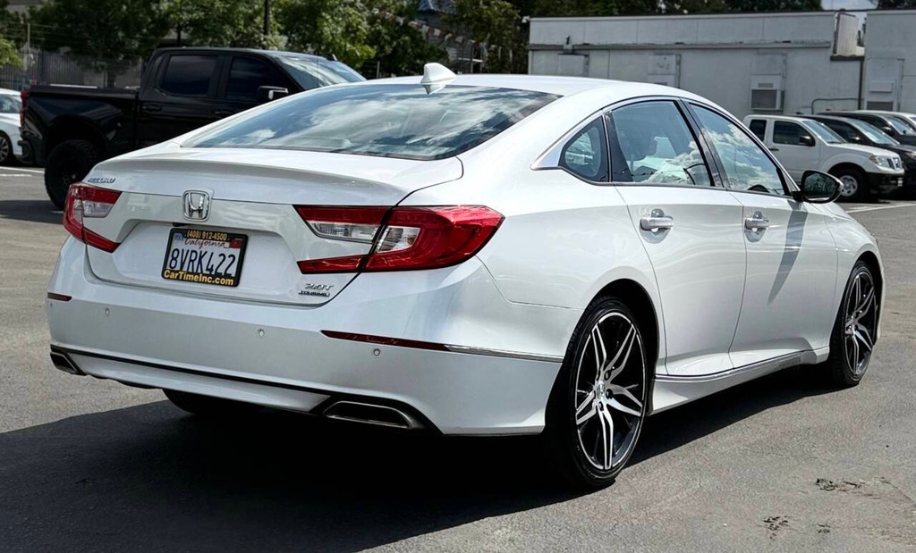 Honda Accord Sedan Vehicle Full-screen Gallery Image 05