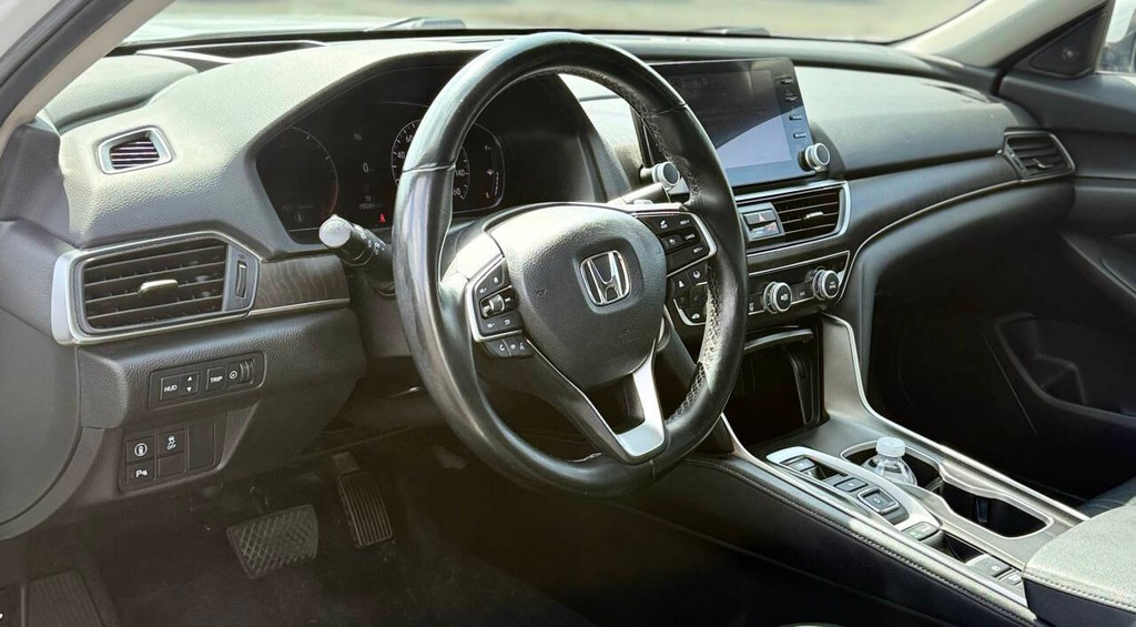 Honda Accord Sedan Vehicle Full-screen Gallery Image 08