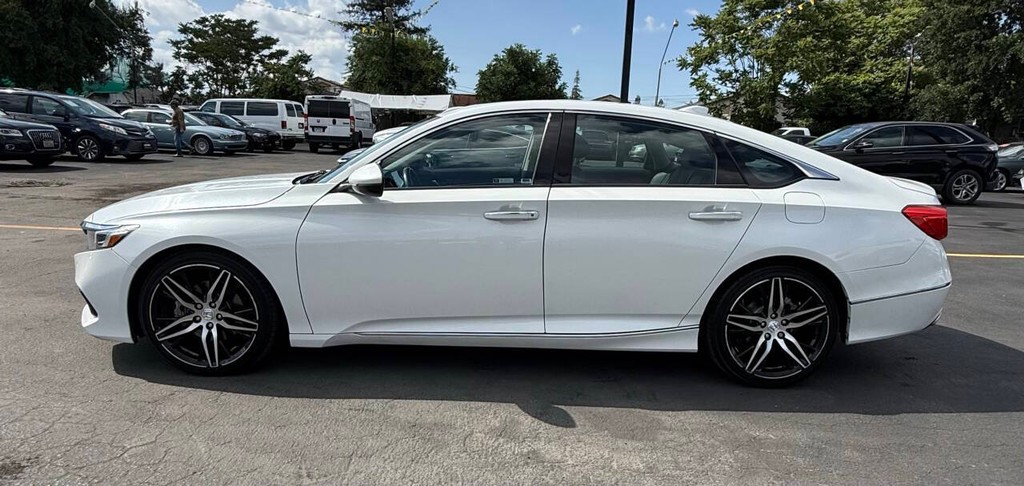 Honda Accord Sedan Vehicle Full-screen Gallery Image 15