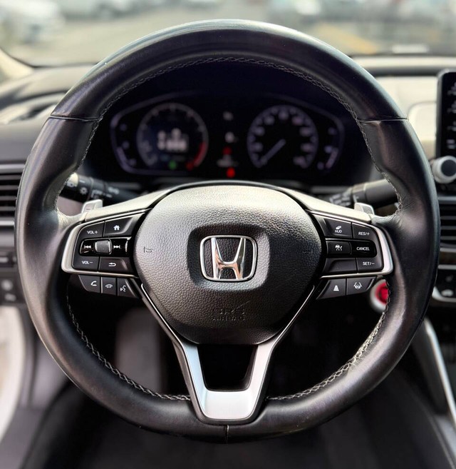 Honda Accord Sedan Vehicle Full-screen Gallery Image 09