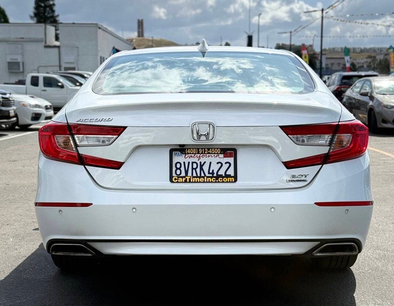 Honda Accord Sedan Vehicle Full-screen Gallery Image 06