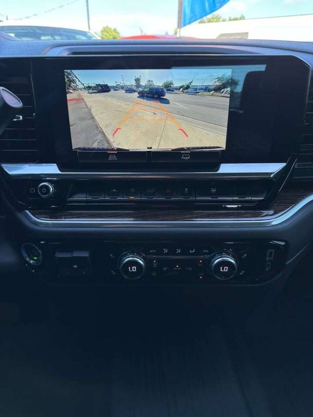 GMC Sierra 1500 Vehicle Full-screen Gallery Image 13