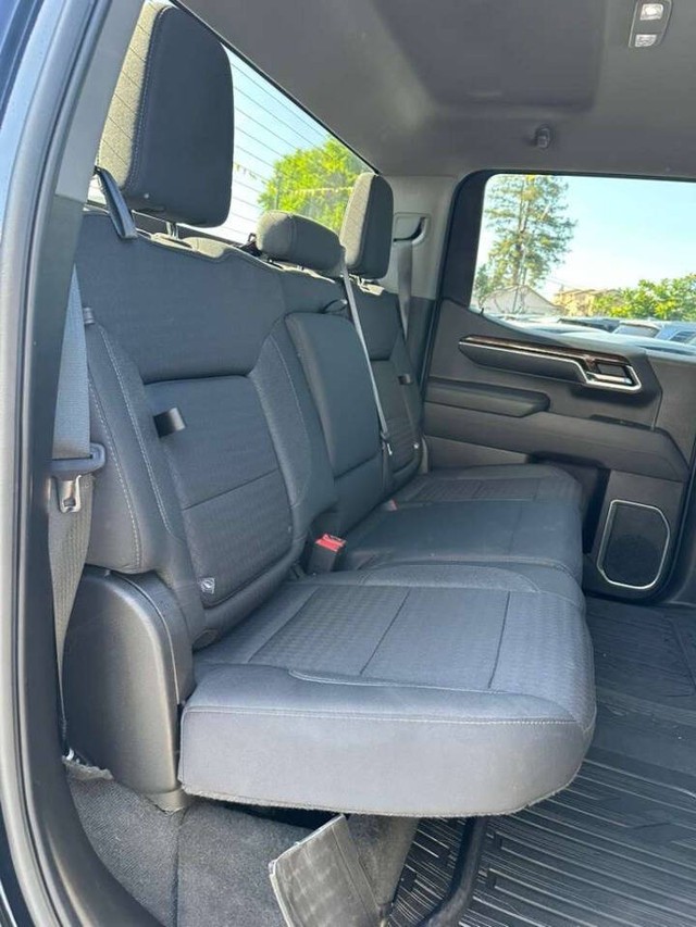 GMC Sierra 1500 Vehicle Full-screen Gallery Image 17