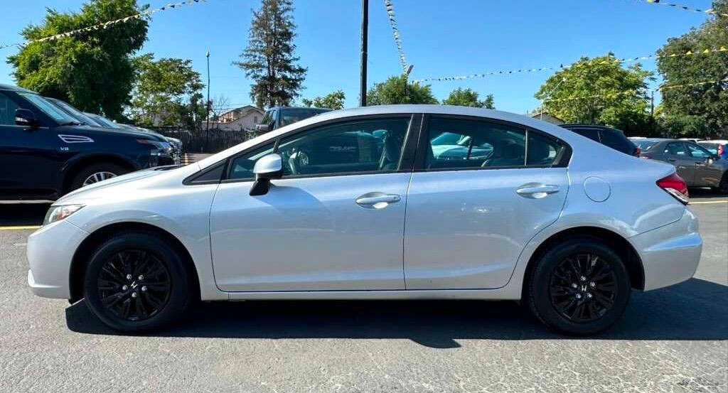 Honda Civic Vehicle Full-screen Gallery Image 08
