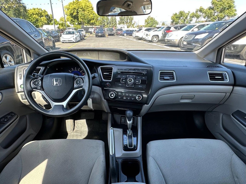 Honda Civic Vehicle Full-screen Gallery Image 09