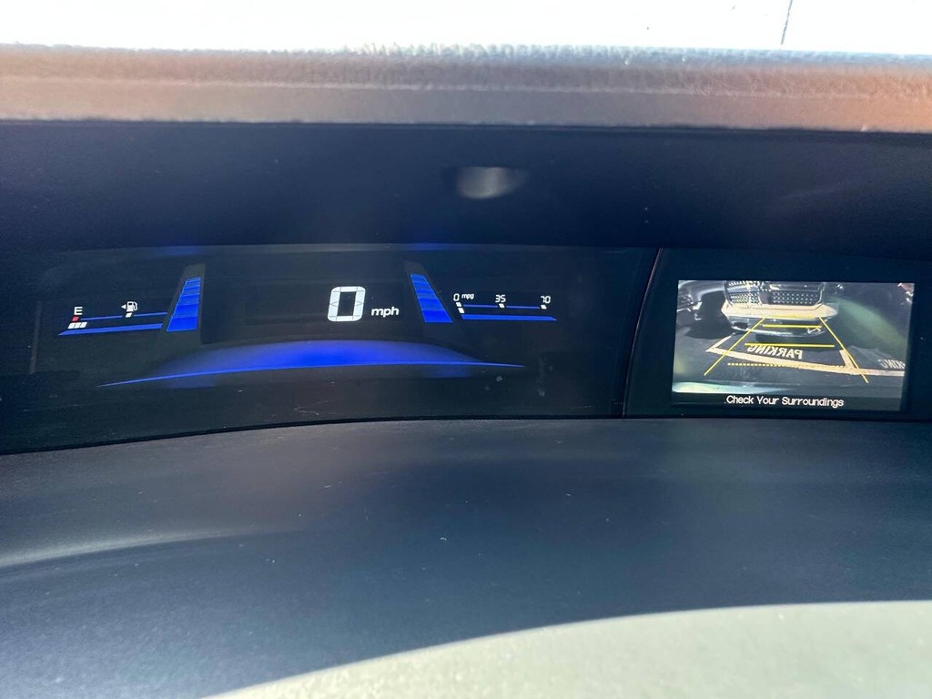 Honda Civic Vehicle Full-screen Gallery Image 12
