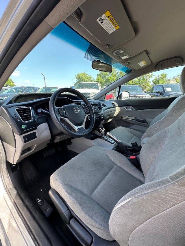 Honda Civic Vehicle Full-screen Gallery Image 14