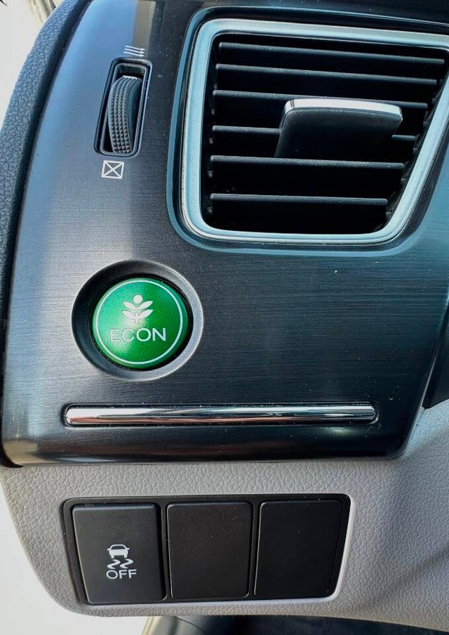 Honda Civic Vehicle Full-screen Gallery Image 19