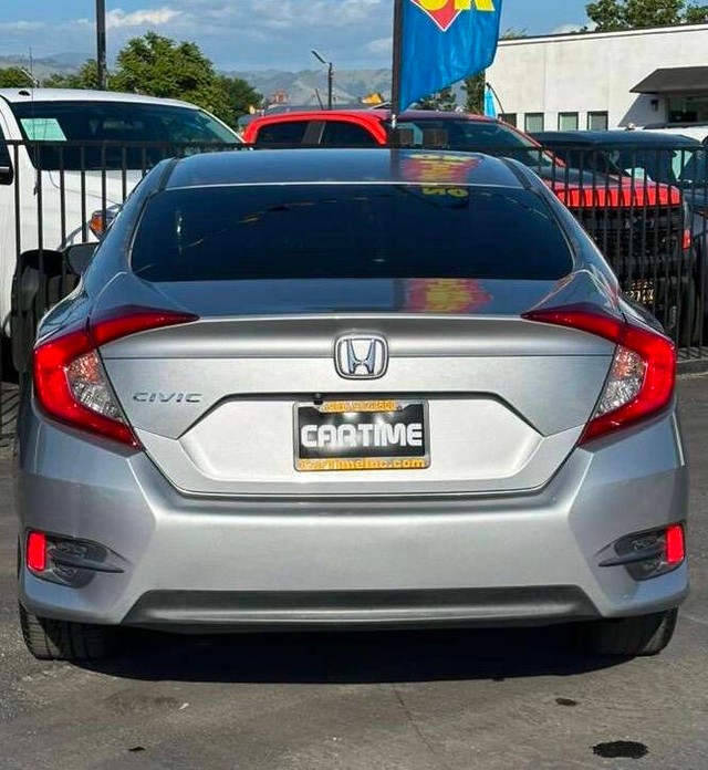 Honda Civic Vehicle Full-screen Gallery Image 05