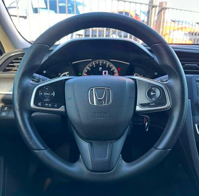 Honda Civic Vehicle Full-screen Gallery Image 10