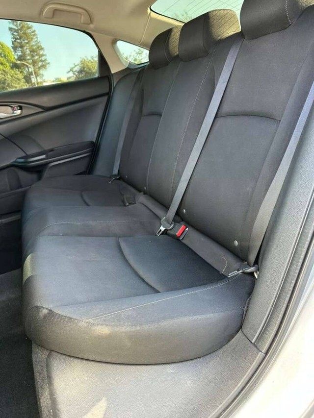 Honda Civic Vehicle Full-screen Gallery Image 15
