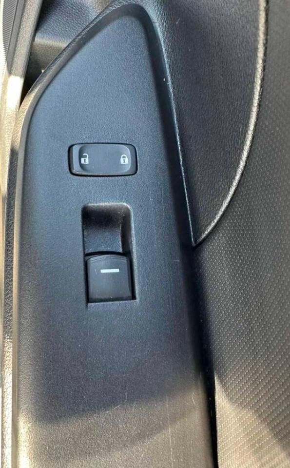 Honda Civic Vehicle Full-screen Gallery Image 18