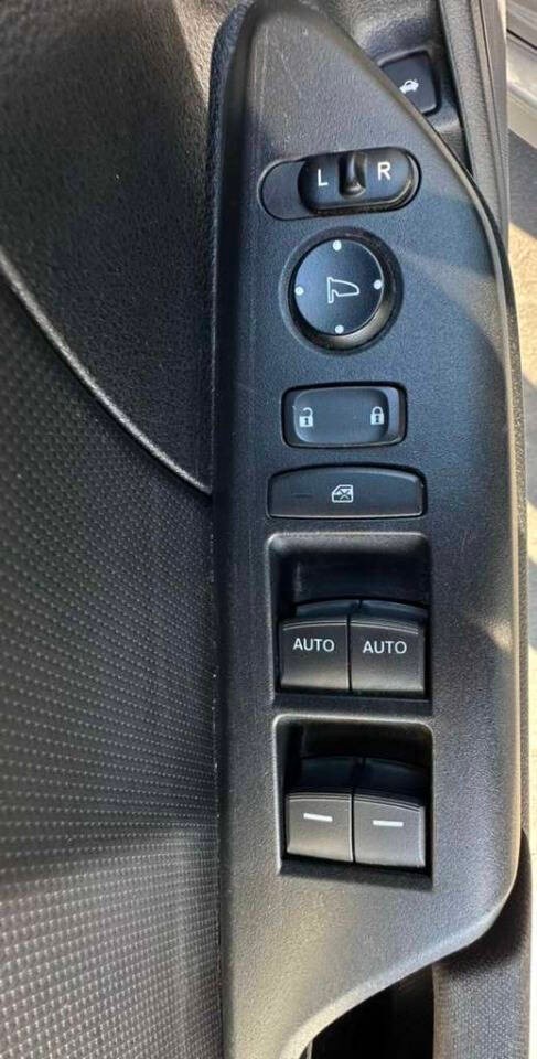 Honda Civic Vehicle Full-screen Gallery Image 19