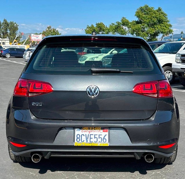 Volkswagen Golf GTI Vehicle Full-screen Gallery Image 06