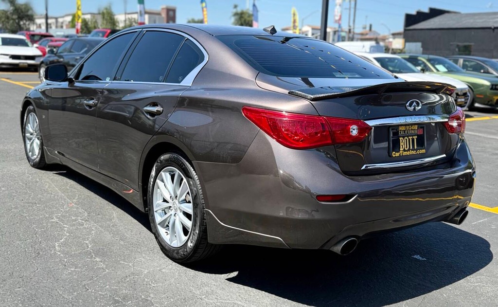 INFINITI Q50 Vehicle Full-screen Gallery Image 08