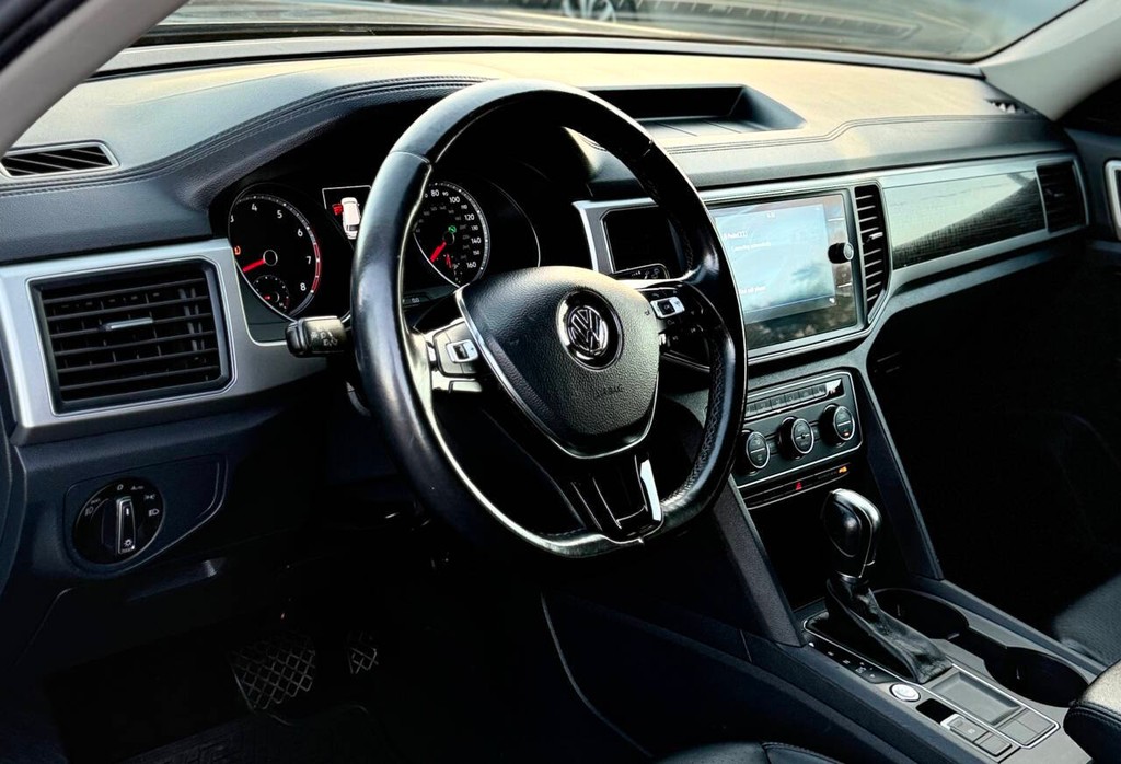 Volkswagen Atlas Vehicle Full-screen Gallery Image 09