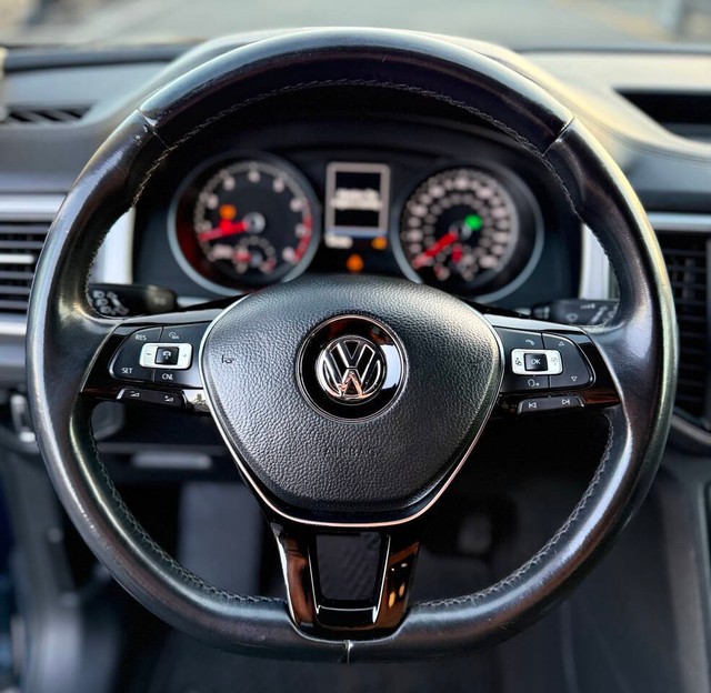 Volkswagen Atlas Vehicle Full-screen Gallery Image 10
