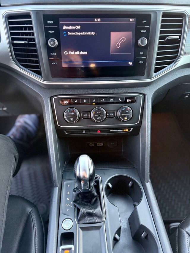 Volkswagen Atlas Vehicle Full-screen Gallery Image 11