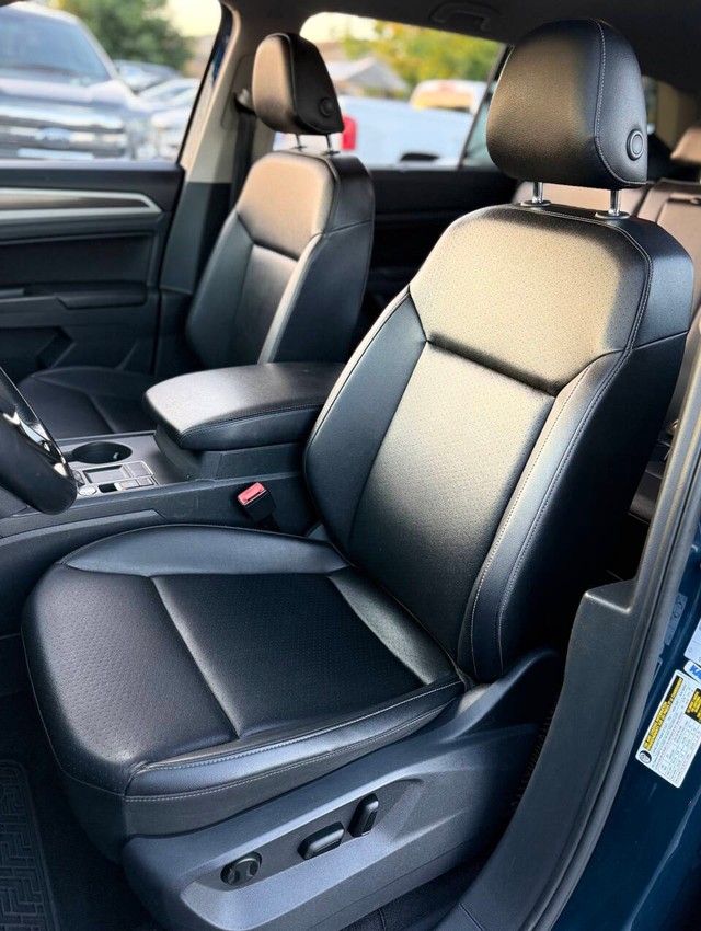 Volkswagen Atlas Vehicle Full-screen Gallery Image 12