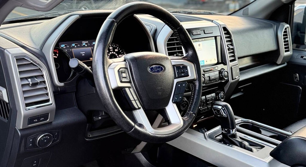 Ford F-150 Vehicle Full-screen Gallery Image 09