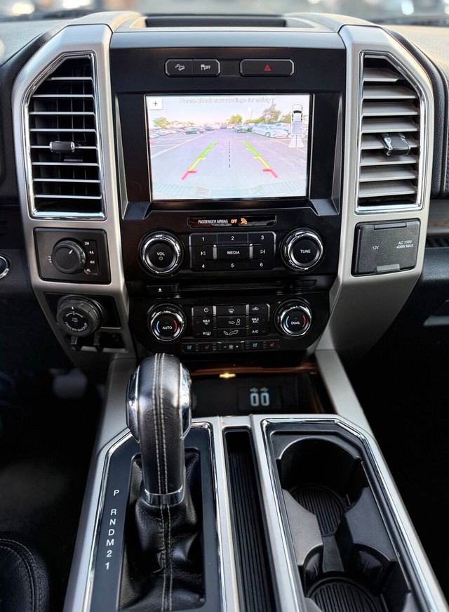 Ford F-150 Vehicle Full-screen Gallery Image 11