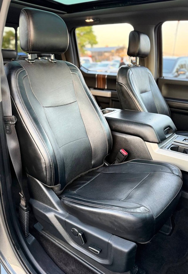 Ford F-150 Vehicle Full-screen Gallery Image 15