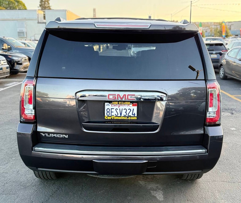 GMC Yukon Vehicle Full-screen Gallery Image 06