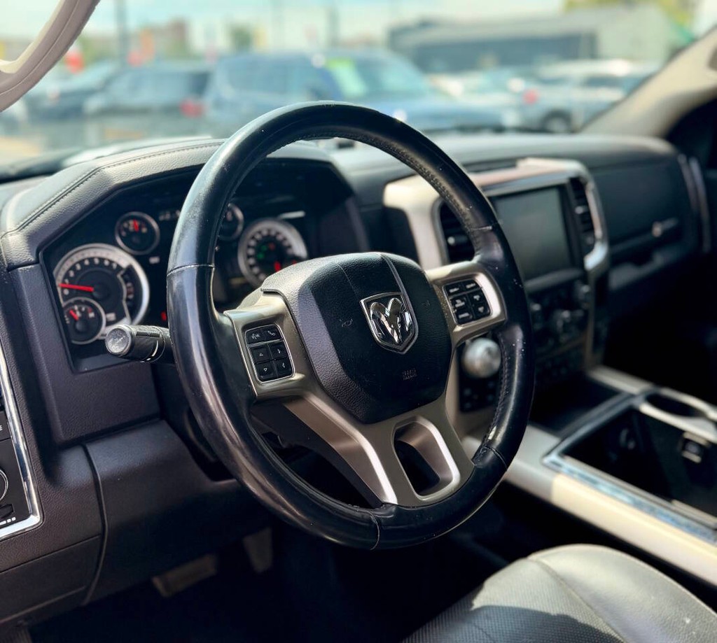 Ram 1500 Vehicle Full-screen Gallery Image 09