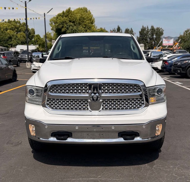 Ram 1500 Vehicle Full-screen Gallery Image 03