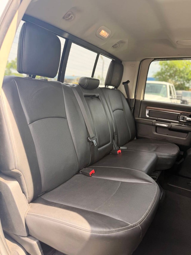 Ram 1500 Vehicle Full-screen Gallery Image 17