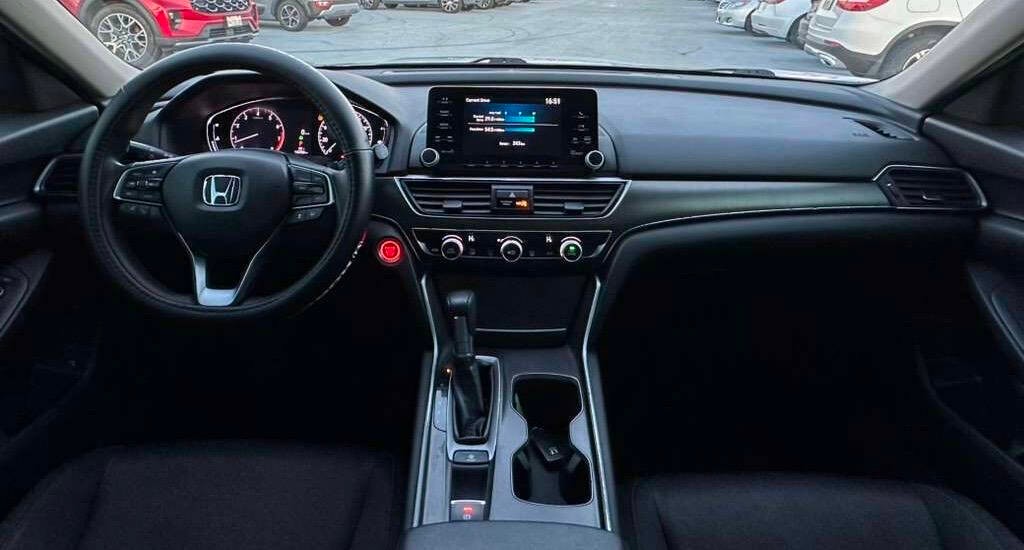 Honda Accord Sedan Vehicle Full-screen Gallery Image 09