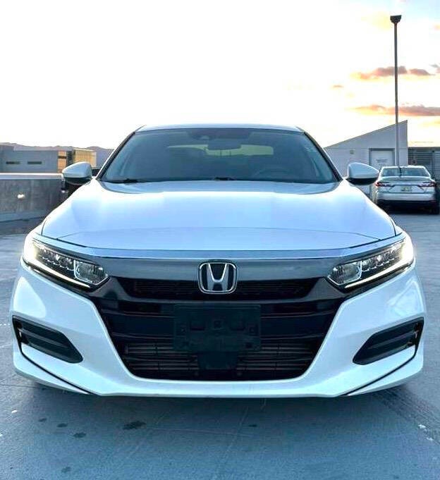 Honda Accord Sedan Vehicle Full-screen Gallery Image 02
